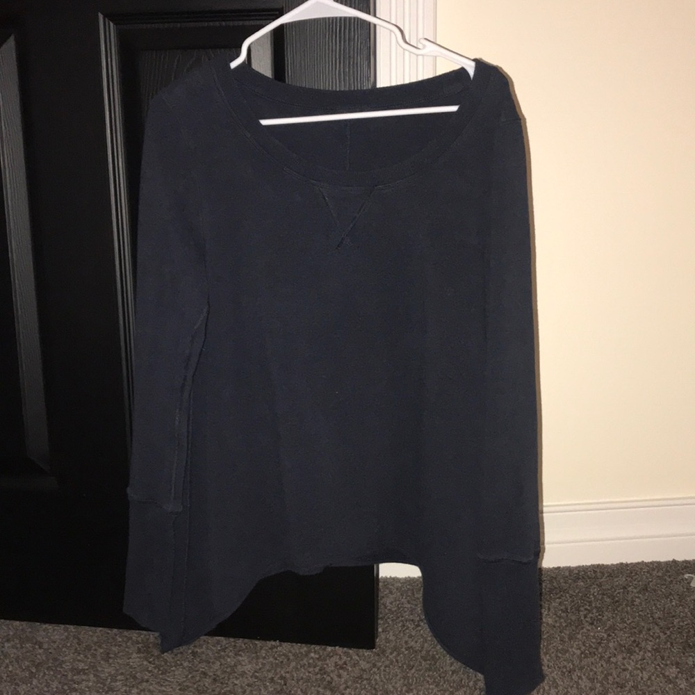 thick style navy longsleeve💫💰